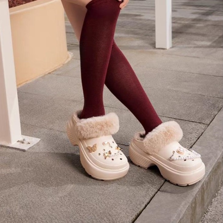 クロックス公式】ストンプ ラインド クロッグ｜レディース メンズ｜サンダル 定番｜Crocs公式