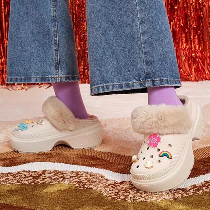 クロックス公式】ストンプ ラインド クロッグ｜レディース メンズ｜サンダル 定番｜Crocs公式